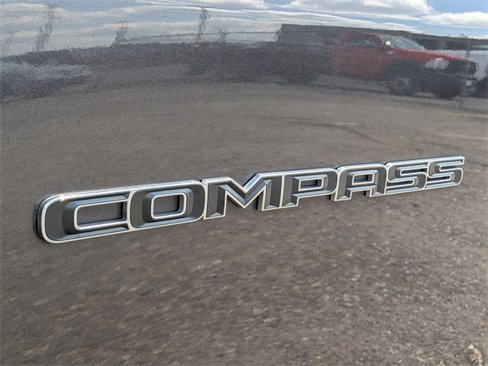 Used 2019 Jeep Compass Latitude w/ Popular Equipment Group image 9