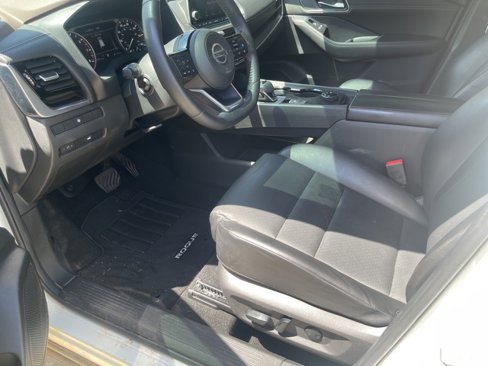 Certified 2021 Nissan Rogue SV image 5