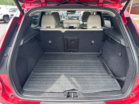 Used 2019 Volvo XC40 T4 Momentum image 20