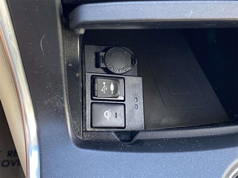 Used 2015 Toyota Camry image 28