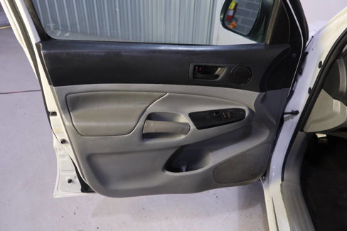 Used 2015 Toyota Tacoma 2WD Access Cab image 18