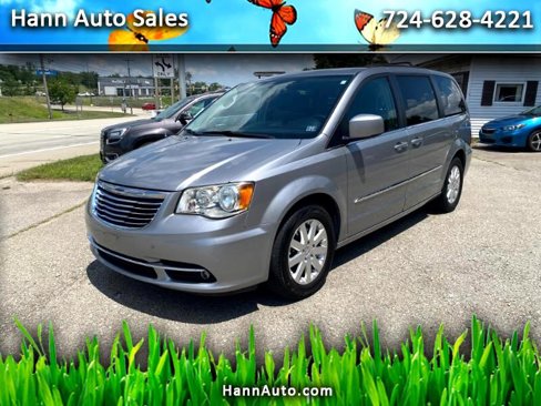 Used 2016 Chrysler Town & Country Touring image 1