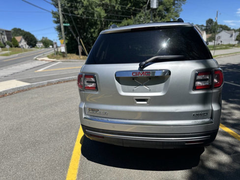 Used 2015 GMC Acadia SLE image 9
