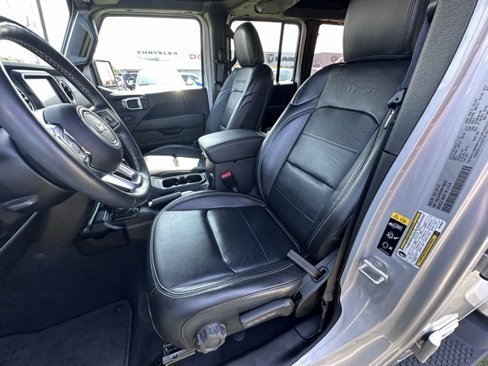 Used 2022 Jeep Wrangler Unlimited Sahara w/ Cold Weather Group image 9