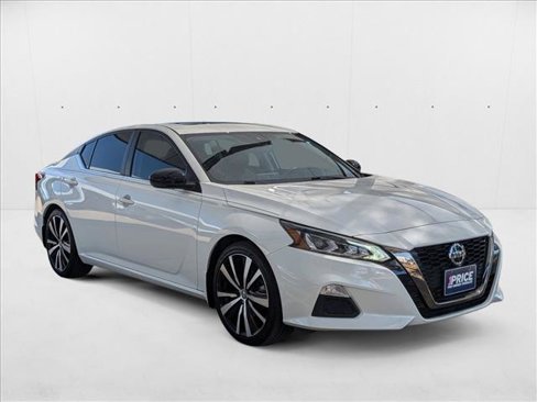 Used 2022 Nissan Altima 2.0 SR image 3