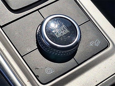 Used 2023 Ford Explorer XLT w/ Equipment Group 202A image 25