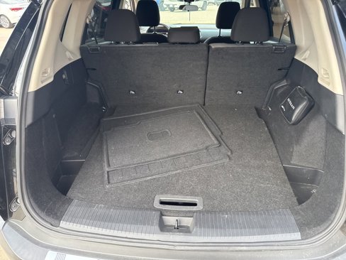 Used 2021 Nissan Rogue SV image 18