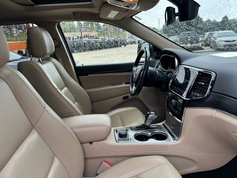 Used 2020 Jeep Grand Cherokee Limited image 23
