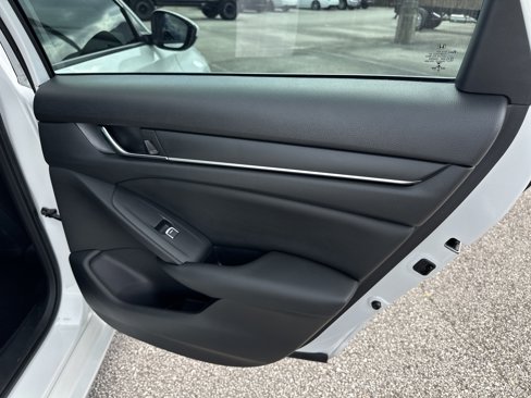 Used 2020 Honda Accord Sport image 17