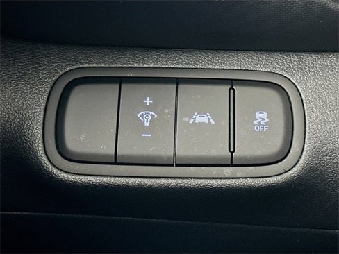 Used 2022 Hyundai Venue Limited image 10
