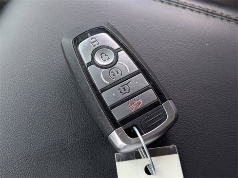 Used 2022 Ford Explorer XLT w/ Equipment Group 202A image 27