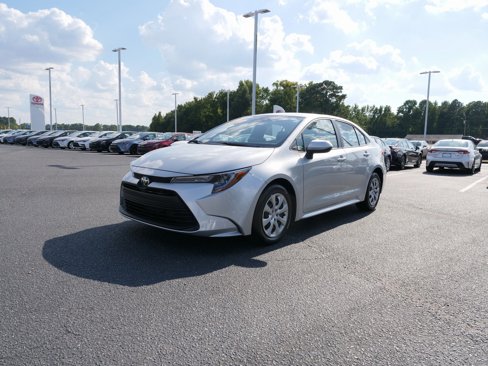Used 2025 Toyota Corolla LE image 8