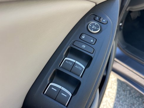 Used 2019 Honda Accord LX image 11