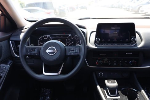 Used 2023 Nissan Rogue S image 22