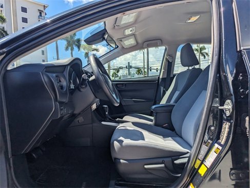 Used 2017 Toyota Corolla L image 6