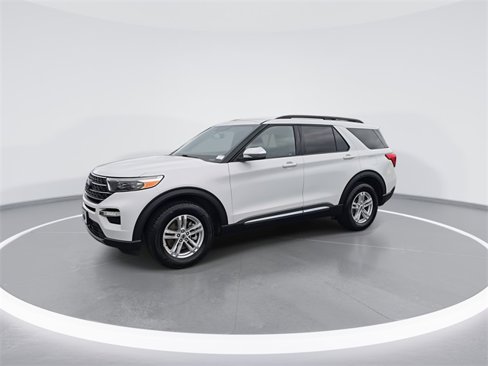 Used 2020 Ford Explorer XLT w/ Equipment Group 202A image 4