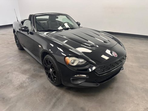 Used 2017 FIAT 124 Spider Classica image 6