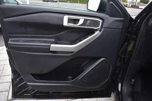 Used 2022 Ford Explorer XLT w/ Equipment Group 202A image 15