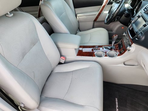 Used 2013 Toyota Highlander Limited image 21
