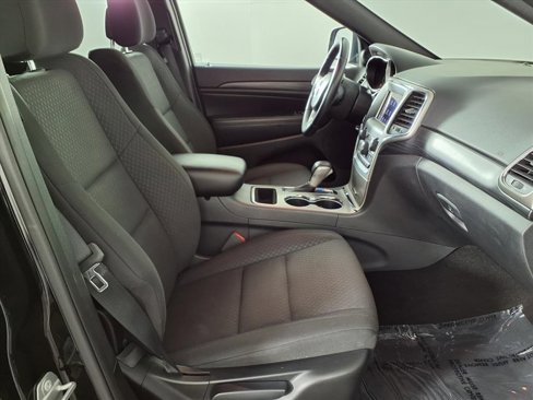 Used 2019 Jeep Grand Cherokee Laredo image 9