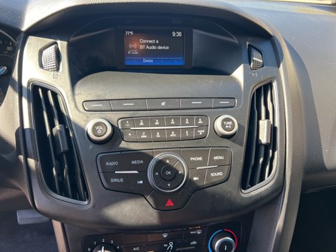 Used 2018 Ford Focus SE image 17