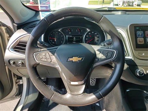 Used 2016 Chevrolet Malibu LT image 16