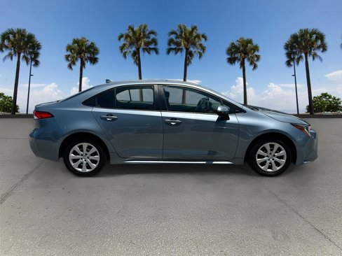 Used 2022 Toyota Corolla LE image 4