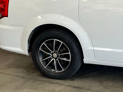 Used 2019 Dodge Grand Caravan GT image 32