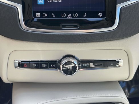 Certified 2024 Volvo XC90 B5 Core w/ Protection Package Premier image 25