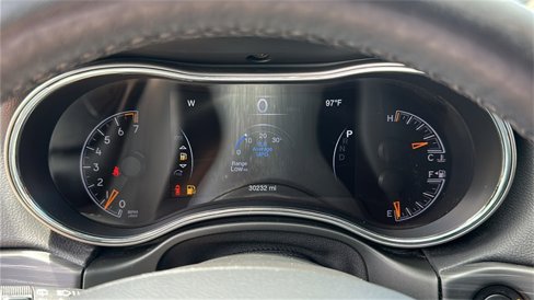Used 2022 Jeep Grand Cherokee Laredo X image 14