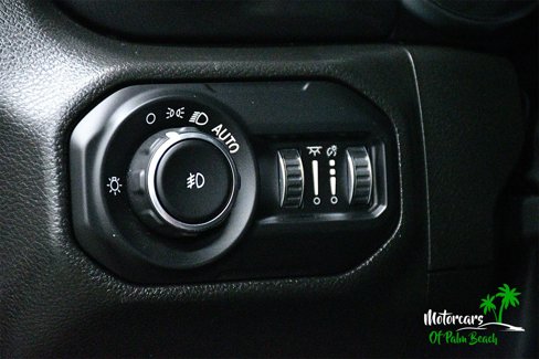 Used 2022 Jeep Wrangler Unlimited Rubicon w/ Dual Top Group image 26