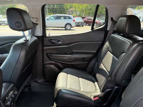 Used 2023 GMC Acadia SLT w/ Preferred Package image 25