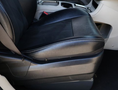 Used 2019 Dodge Grand Caravan SXT image 17