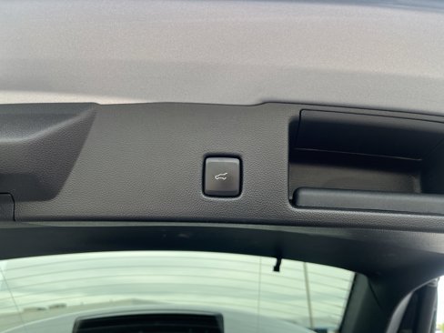 Used 2023 Ford Escape SE image 17
