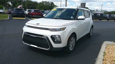 Used 2021 Kia Soul LX image 2