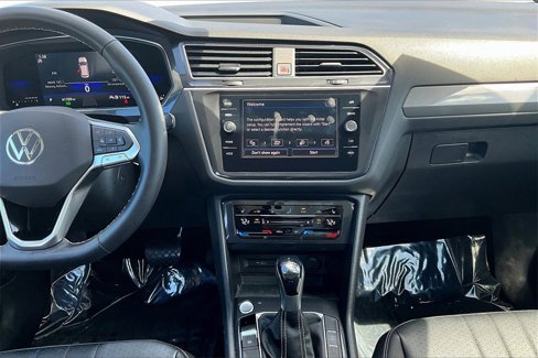 Certified 2022 Volkswagen Tiguan SE w/ Panoramic Sunroof Package image 19