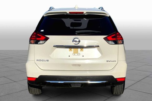 Used 2019 Nissan Rogue SV image 4