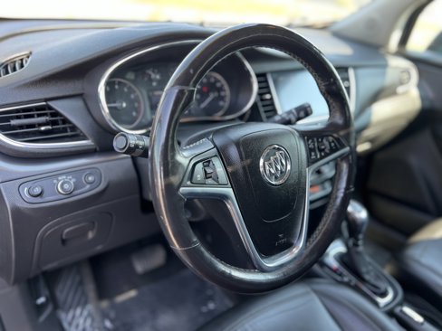 Used 2019 Buick Encore Essence image 12