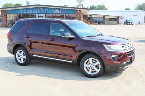 Used 2018 Ford Explorer XLT w/ Equipment Group 202A image 3