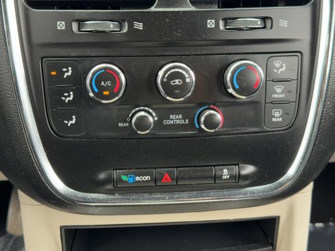 Used 2019 Dodge Grand Caravan SXT image 26