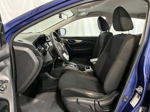 Used 2019 Nissan Rogue Sport S image 12