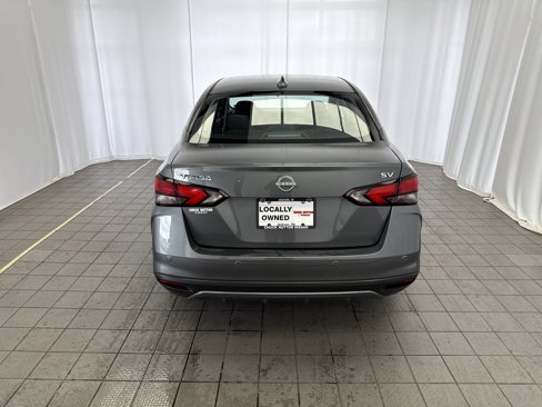 Used 2023 Nissan Versa SV image 5