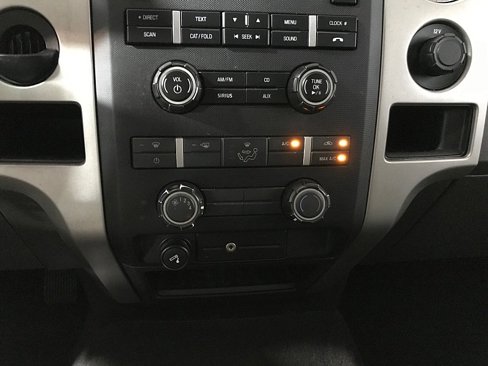 Used 2010 Ford F150 XLT image 26