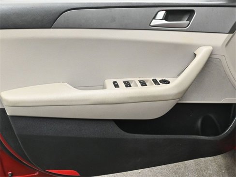 Used 2015 Hyundai Sonata SE image 9