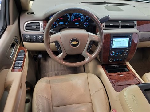 Used 2012 Chevrolet Suburban LTZ image 8