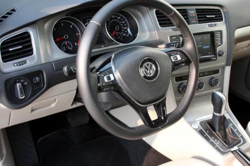 Used 2015 Volkswagen Golf TDI S image 36