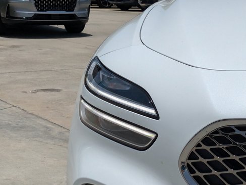 Certified 2025 Genesis G70 2.5T image 7