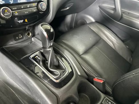 Used 2018 Nissan Rogue SV image 20