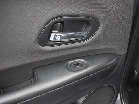 Used 2019 Honda HR-V LX image 15