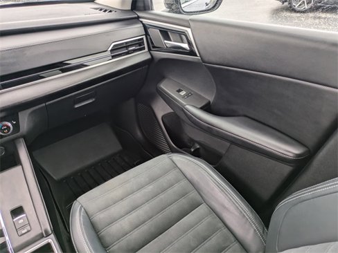 Used 2022 Mitsubishi Outlander SE image 16